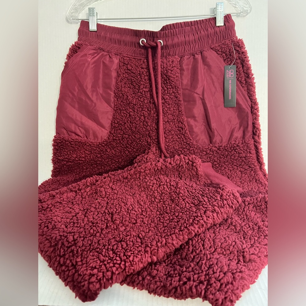 No Boundaries Junior Girls Burgundy Fuzzy Jogger Style Pants